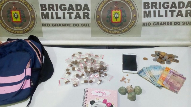 Homem &eacute; preso por tr&aacute;fico de drogas no bairro Restinga