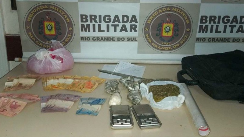 Homem &eacute; preso tr&aacute;fico de drogas em Porto Alegre