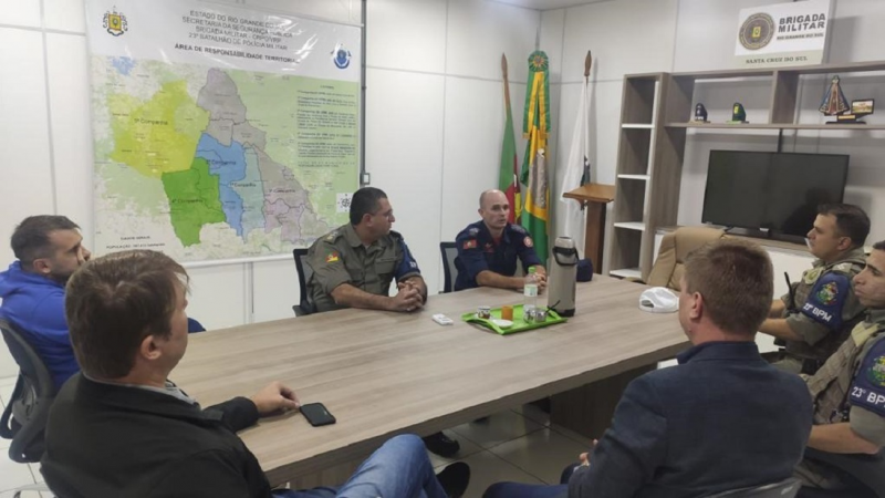 Reunião com autoridades em SCS