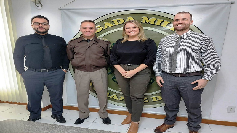 Brigada Militar recebe comissão de Direito Militar