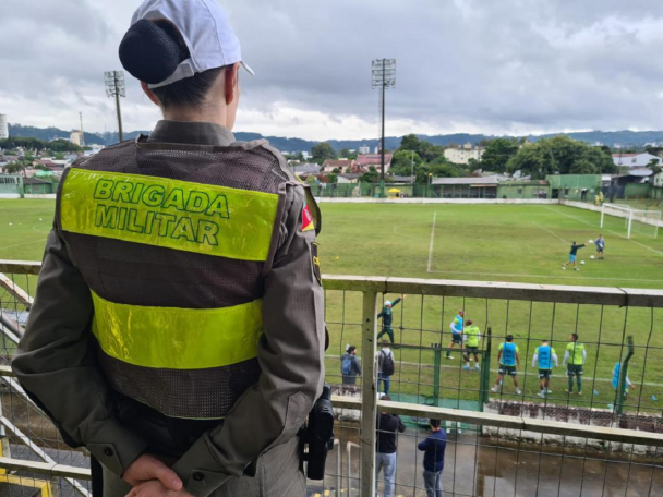 A Brigada Militar desenvolve ações de polícia ostensiva dentro e fora do campo, com a finalidade de evitar incidentes no âmbito da segurança pública no evento.