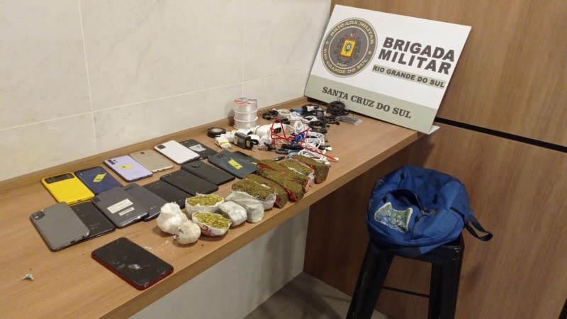 A Brigada Militar, através do 23º Batalhão de Polícia Militar (23º BPM), na madrugada de domingo (22/01) às 03:50h, realizou a prisão de 02 homens ( idade entre 32 e 39 anos) .