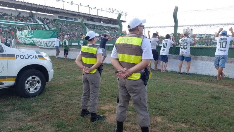 Na tarde deste domingo (29/1), a Brigada Militar de Santa Cruz do Sul intensificou o policiamento na cidade, as ações de polícia ostensiva ocorreram durante o jogo entre Avenida e Ypiranga, pela série A do Gaúchão de 2023, no Estádio dos Eucaliptos.