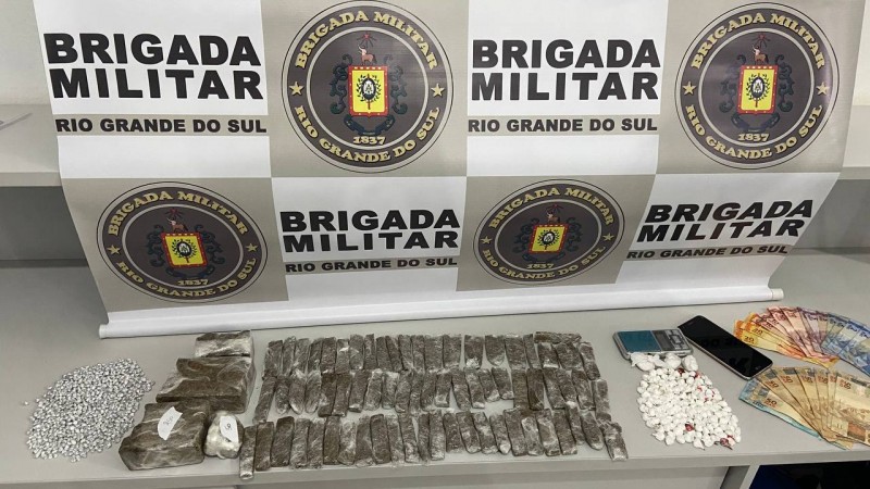 diversas drogas sobre uma mesa