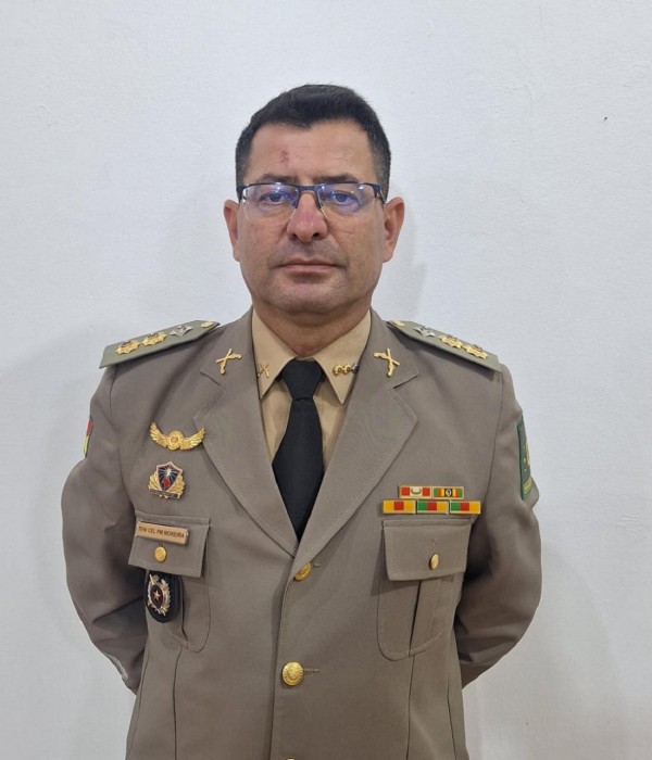 NA IMAGEM ESTÁ O ATUAL COMANDANTE DO 35º BPM TEN CEL PM MOREIRA