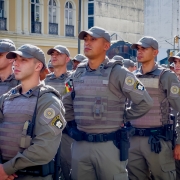 Alunos-soldados da Brigada Militar em forma